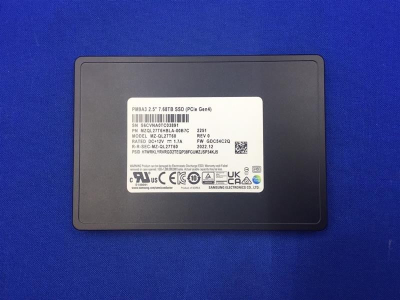MZ-QL27T60 MZQL27T6HBLA Samsung PM9A3 7.68TB PCIe Gen4 NVMe U.2 2.5'' SSD