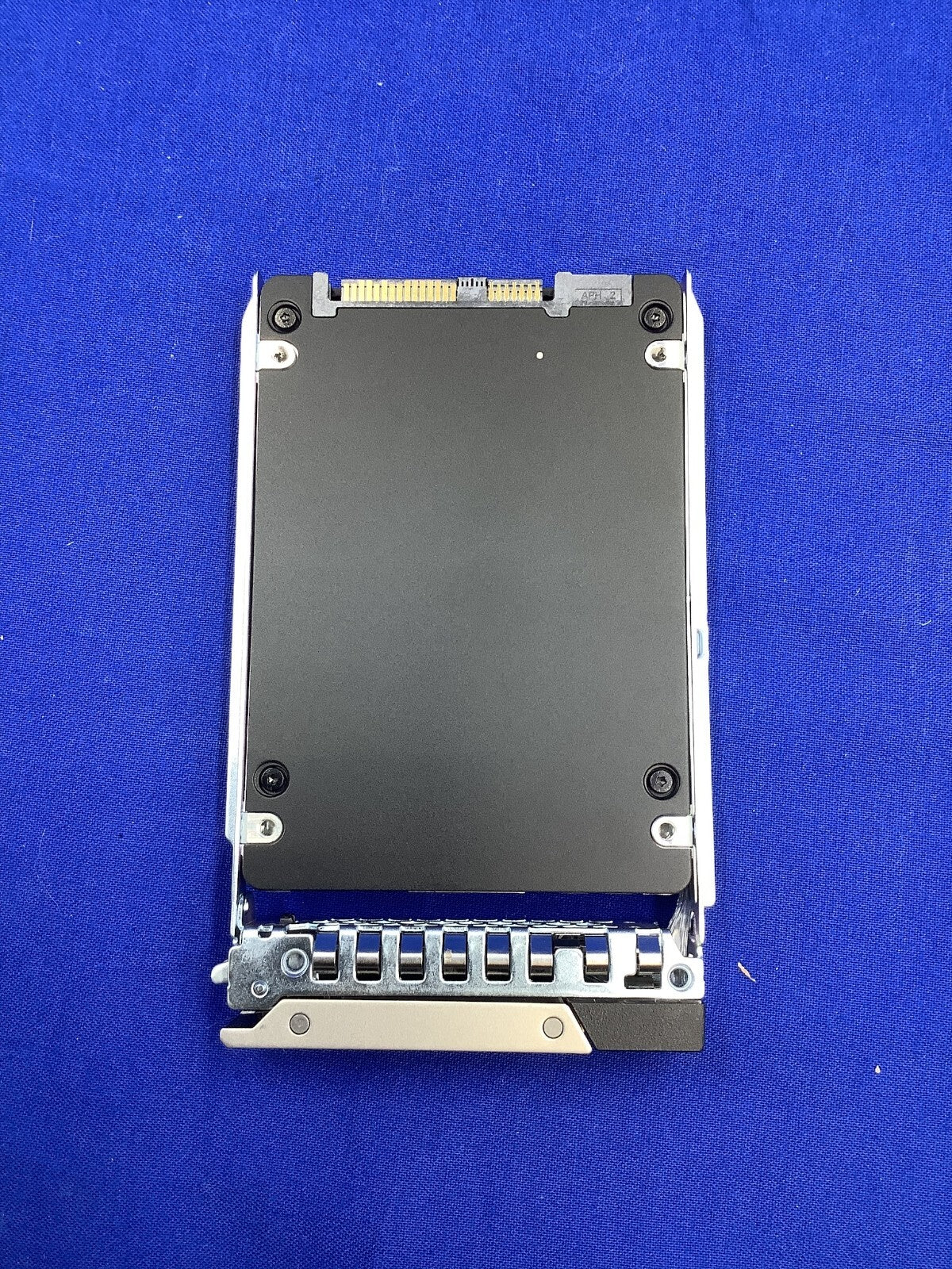 CRNPH DELL 3.84TB Samsung PM1643a SAS 12GBPS RI 2.5" SSD MZ-ILT3T8C 0CRNPH