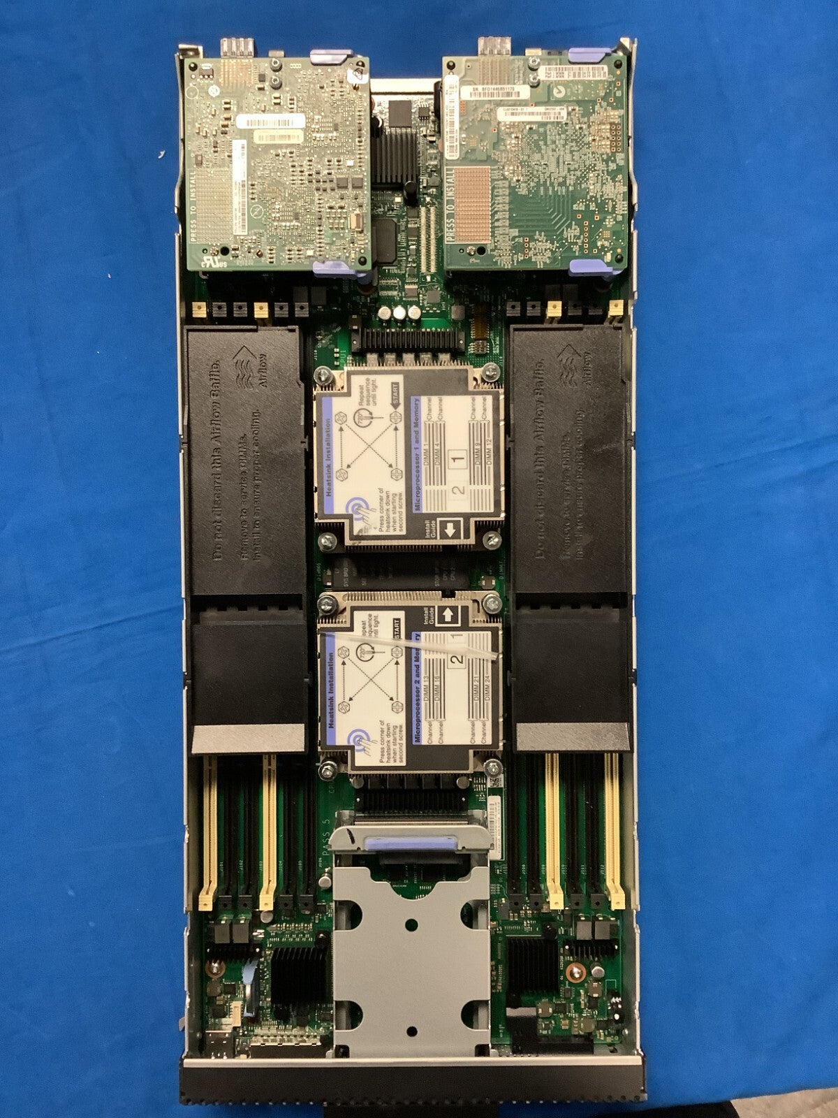 IBM LENOVO 9532 AC1 Flex System X240 M5, 00MV291 No RAM CPU Drives