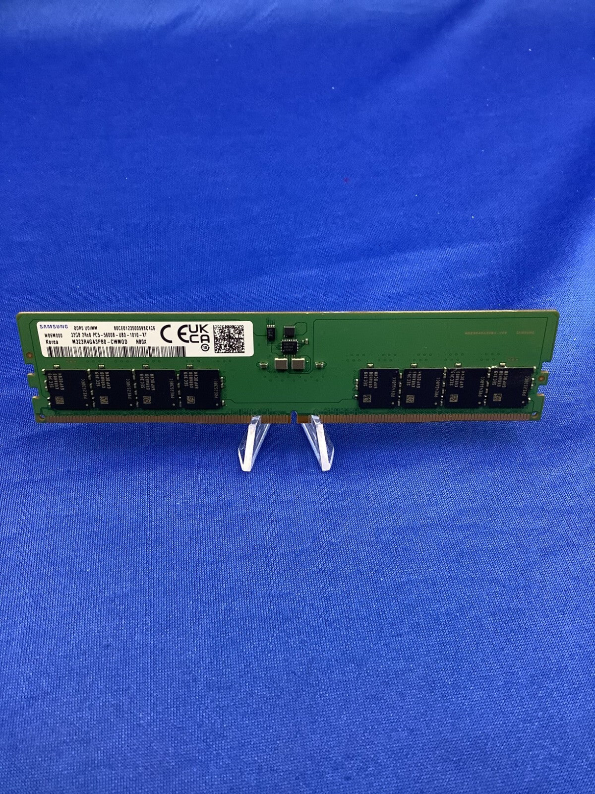 M323R4GA3PB0-CWM SAMSUNG 32GB (1X32GB) 2RX8 PC5-5600B UDIMM MEMORY