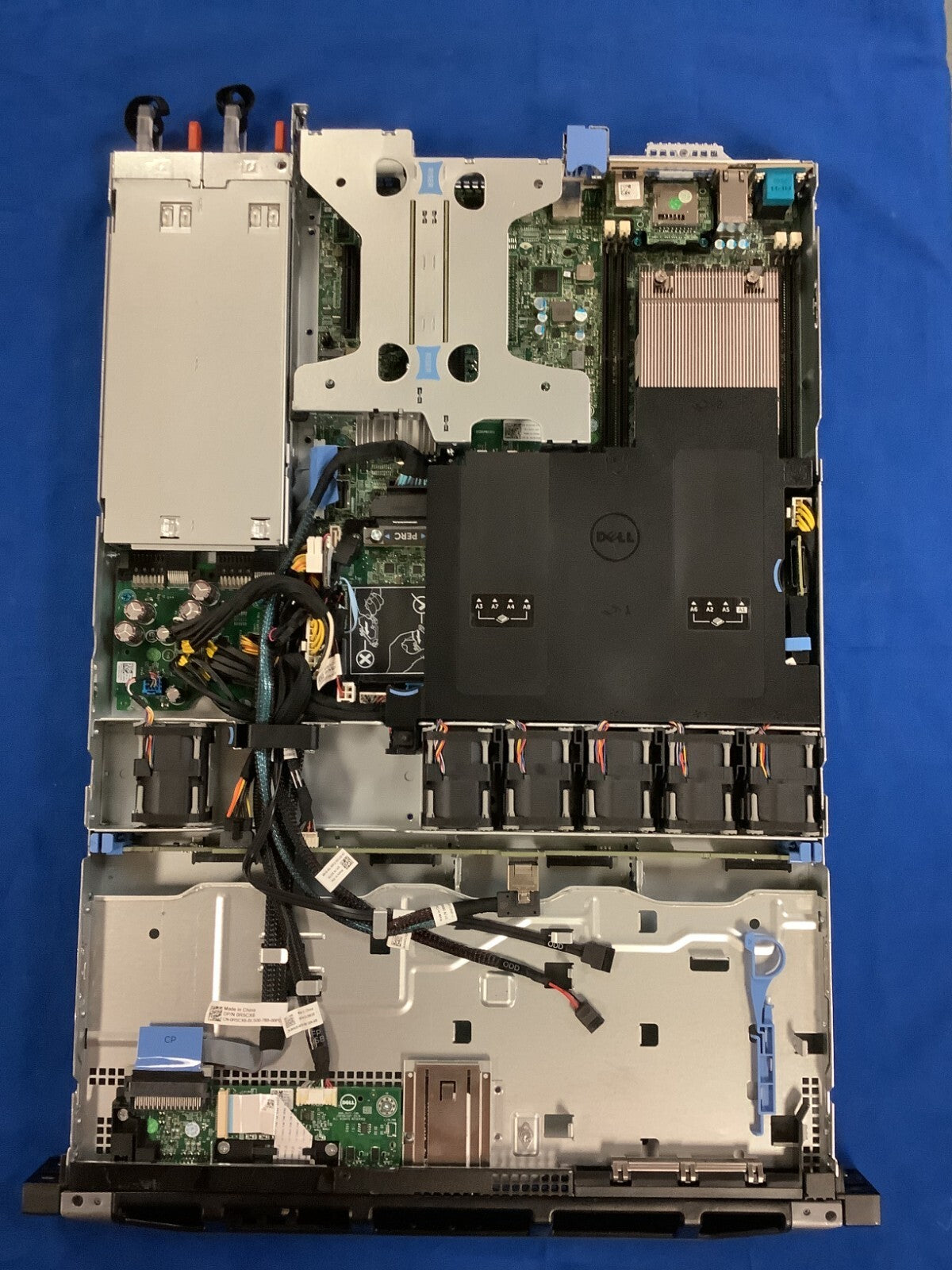 Dell EMC XC430 4-Bay 3.5" MOBO: CN7X8, 2x 550W PSU, Fans, Cables
