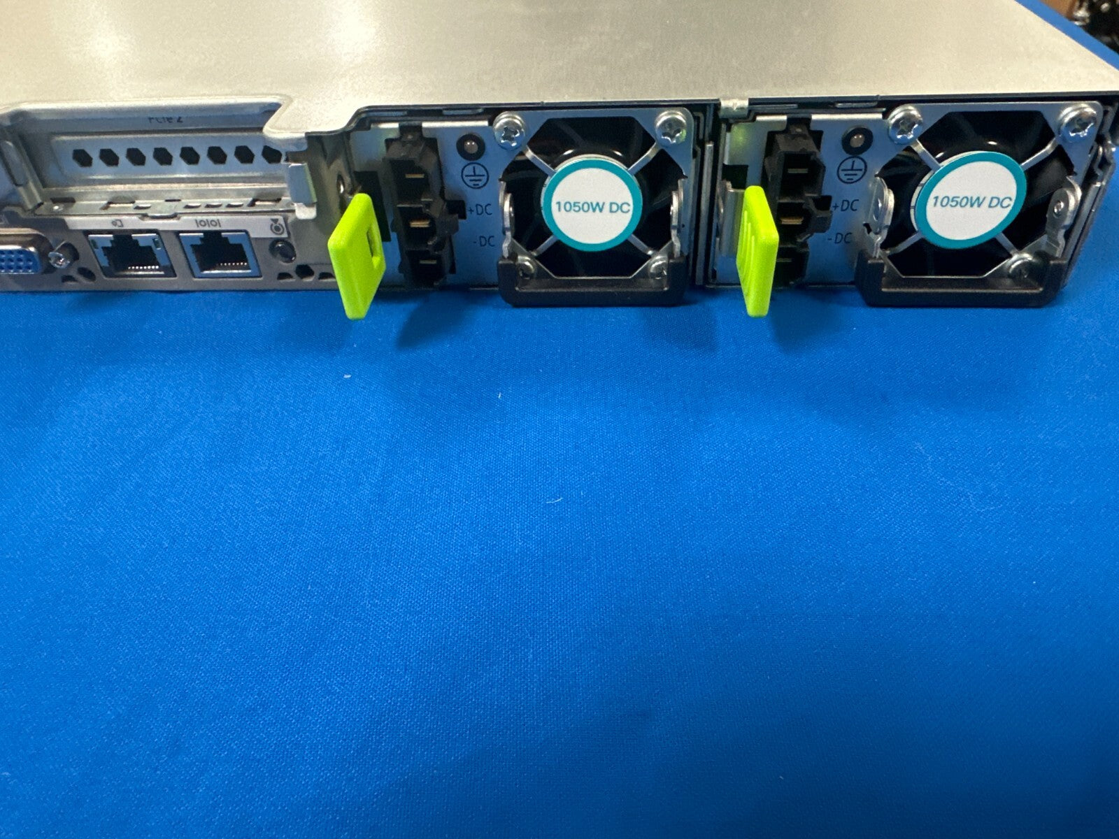 Cisco HXAF220C-M5SX UCSC C220 M5 10SFF 2*PSU MLOM-C25Q-04 RAID-M5 CTO Server