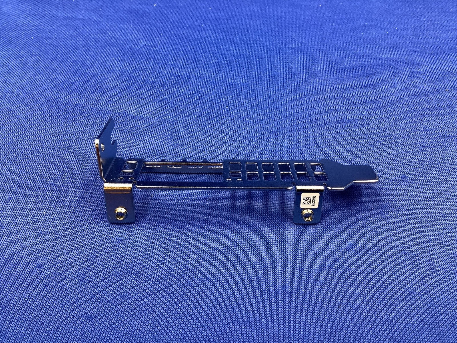 Low profile bracket for MCX75310AAS-NEAT MCX75310AAS-HEAT CX-7 200G 400G NDR