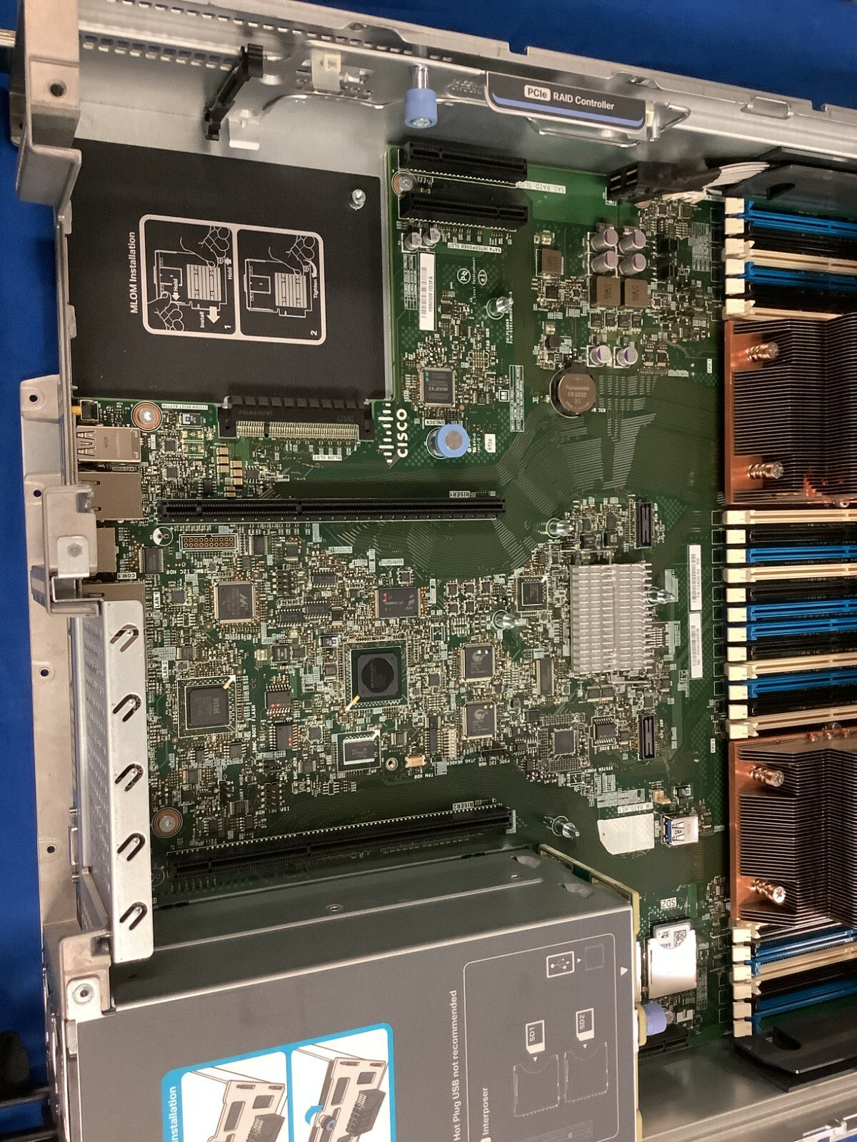 Cisco (2U) HX240C-M4SX HYPERFLEX HX24C M4 Node CTO System 74-12420-02 1400W PSU