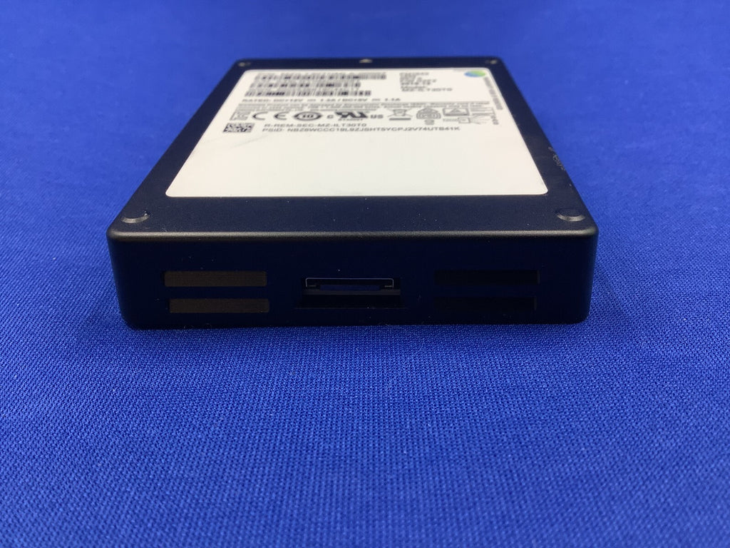 MZ-ILT30T0 Samsung PM1643 30.72TB TLC SAS 12Gb/s 2.5 SSD MZILT30THMLA