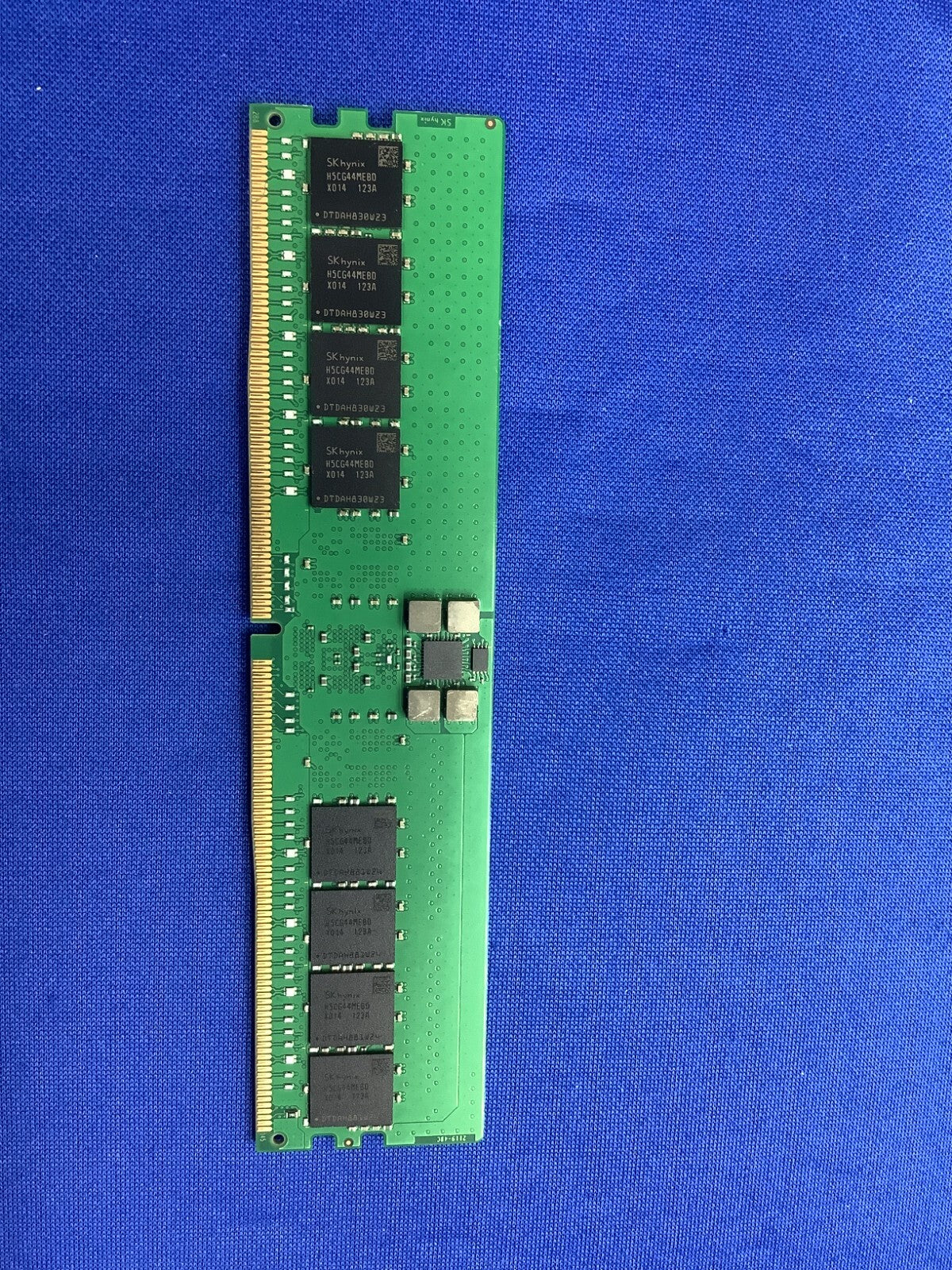 HMCG84MEBQA111N HYNIX 32GB (1x32GB) 1RX4 PC5-4800B ECC RDIMM MEMORY