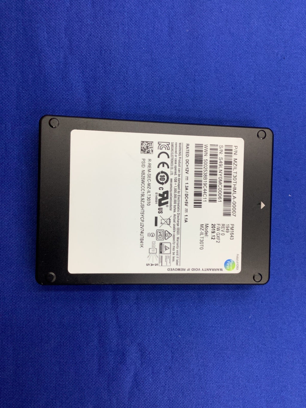MZ-ILT30T0 Samsung PM1643 30.72TB TLC SAS 12Gb/s 2.5IN SSD MZILT30THMLA