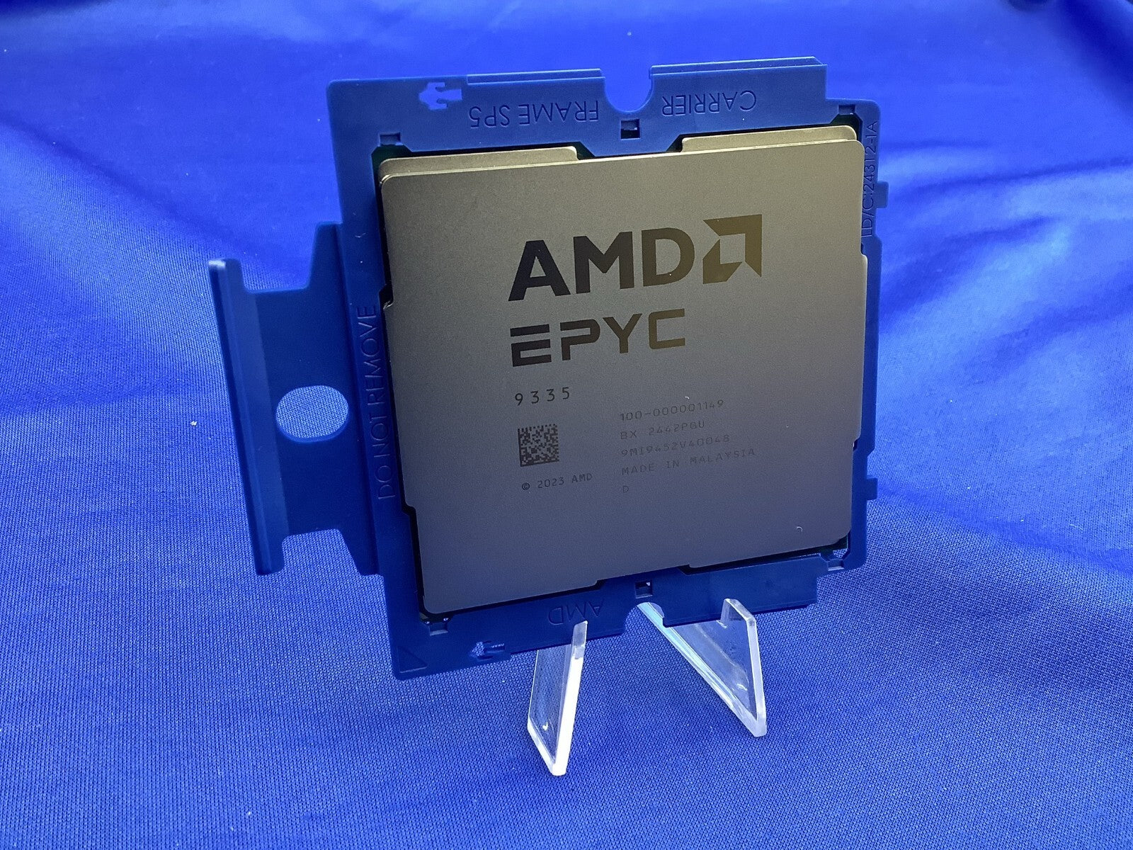 AMD EPYC 9335 32-CORE 64 Threads  3GHZ 128 MB 210W  SP5 TURIN processor Unlocked