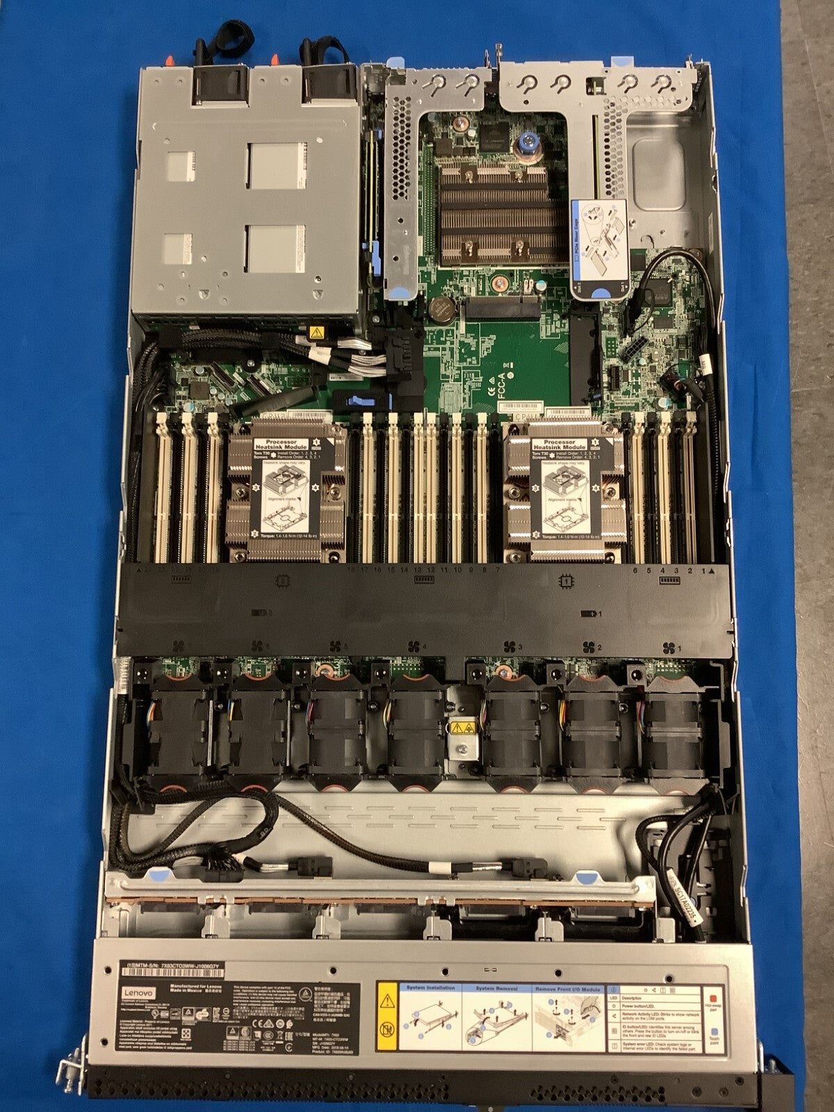 Lenovo ThinkAgile HX3320 Appliance Rackmount Server Chassis with 1100W PSU