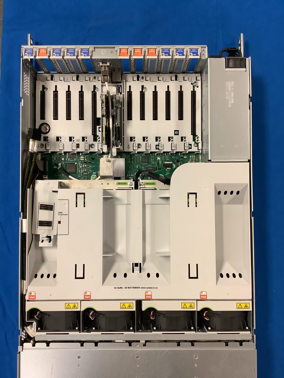 Sun Oracle X7-2L 7335280 Server 1200W Dual power No CPU/Mem/Disk