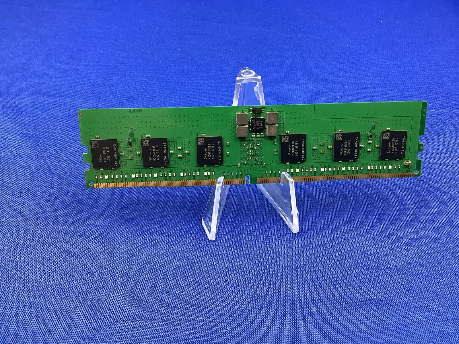 HMCG78MEBRA111N HYNIX 16GB (1x16GB) 1Rx8 PC5-4800E RDIMM MEMORY