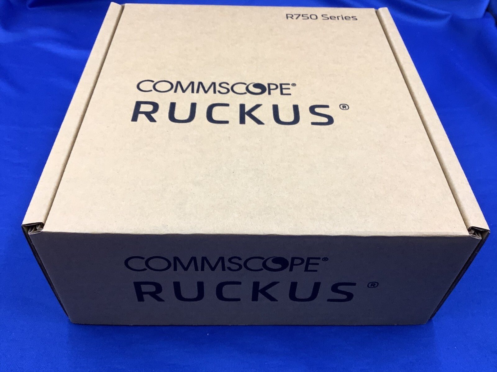 901-R750-US00 RUCKUS R750 Wi-Fi 6 4x4:4 Indoor Access Point