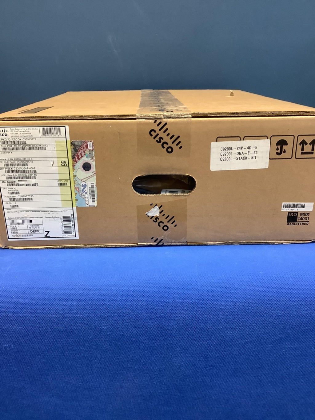 C9200L-24P-4G-E  Cisco Catalyst9200L 24-port PoE+4 x 1G Network Essential switch