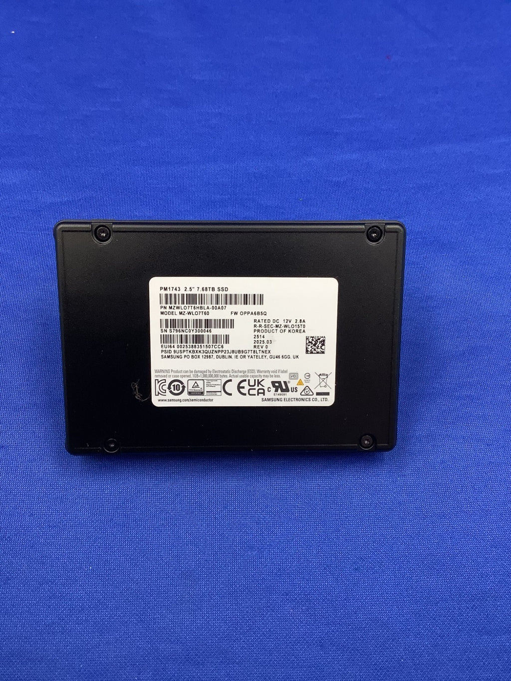 MZ-WLO7T60 Samsung PM1743 7.68TB PCIe 5.0 x4 NVMe 2.5'' U.3 SSD New MZWLO7T6HBLA