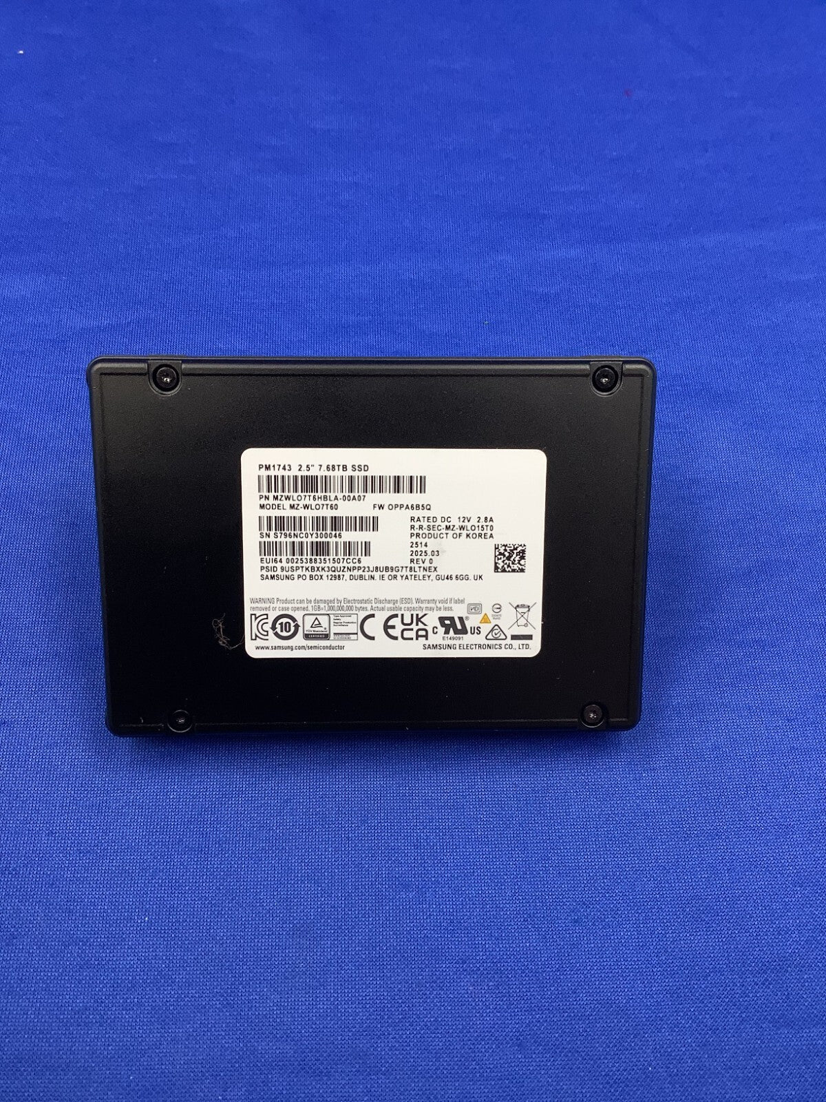 MZ-WLO7T60 Samsung PM1743 7.68TB PCIe 5.0 x4 NVMe 2.5'' U.3 SSD New MZWLO7T6HBLA