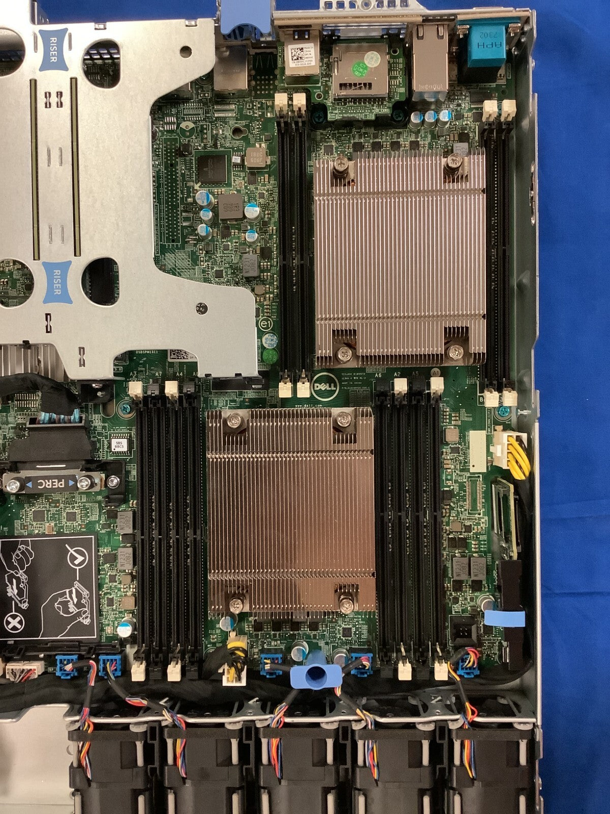 Dell EMC XC430 4-Bay 3.5" MOBO: CN7X8, 2x 550W PSU, Fans, Cables