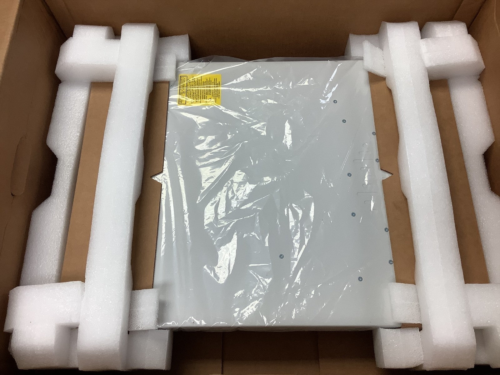 NOB Cisco Catalyst 9300 C9300-48UN-E 48-port 5G Switch