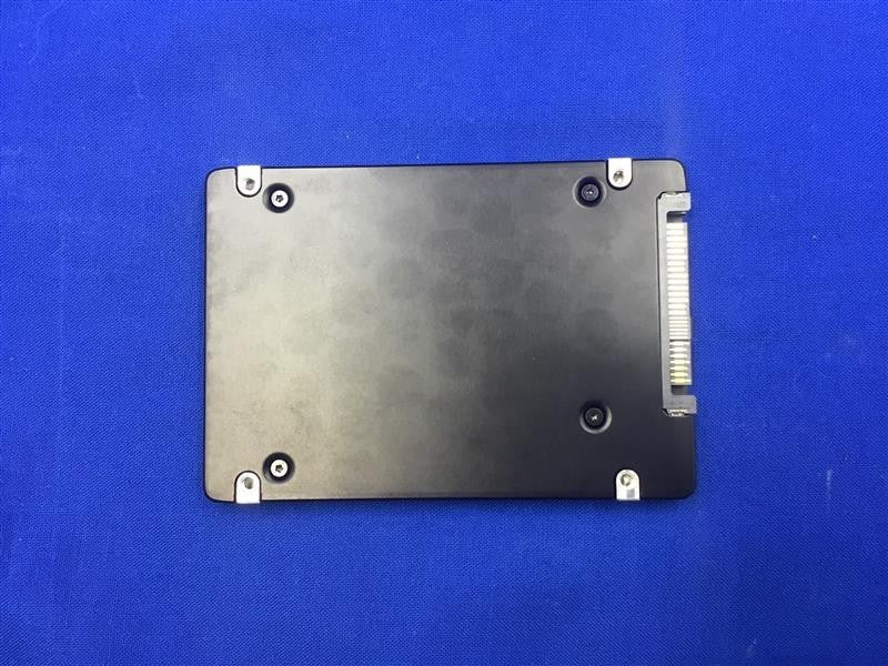 MZ-QL27T60 MZQL27T6HBLA Samsung PM9A3 7.68TB PCIe Gen4 NVMe U.2 2.5'' SSD