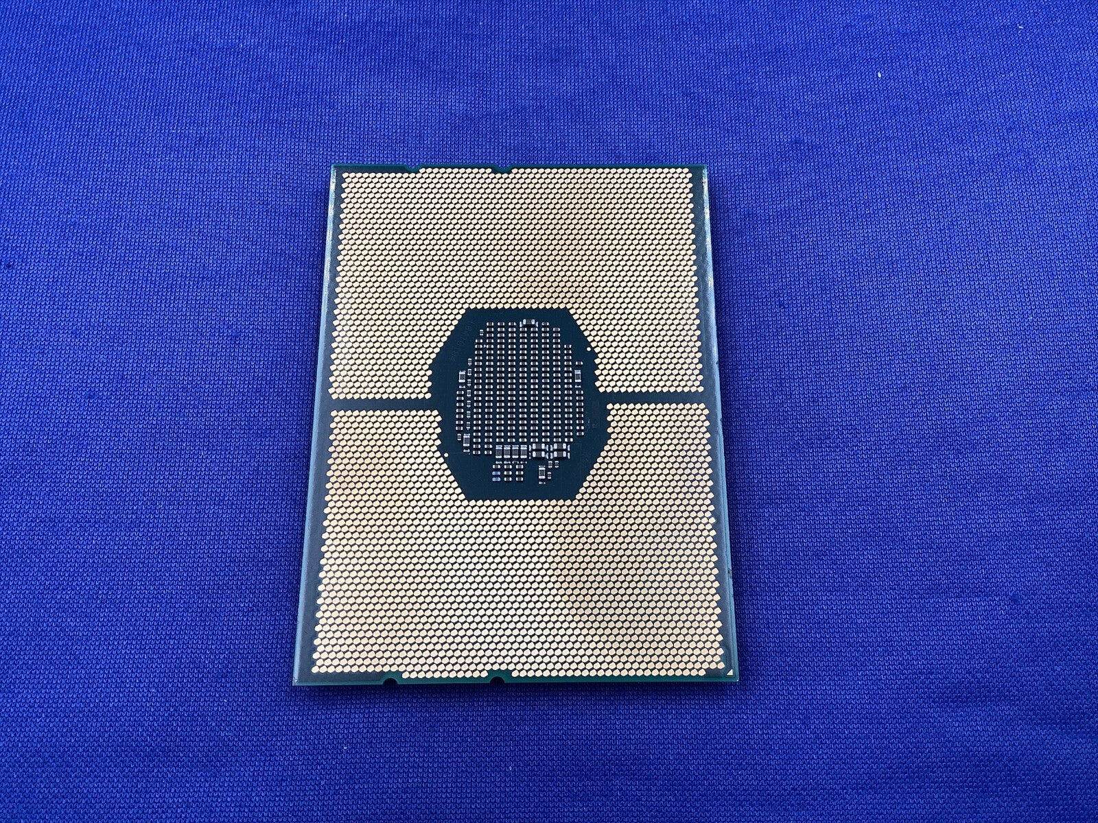 SRFBF Intel Xeon Gold 5217 8 Core 3.00GHz 11MB L3 Cache 115W CPU CD8069504214302