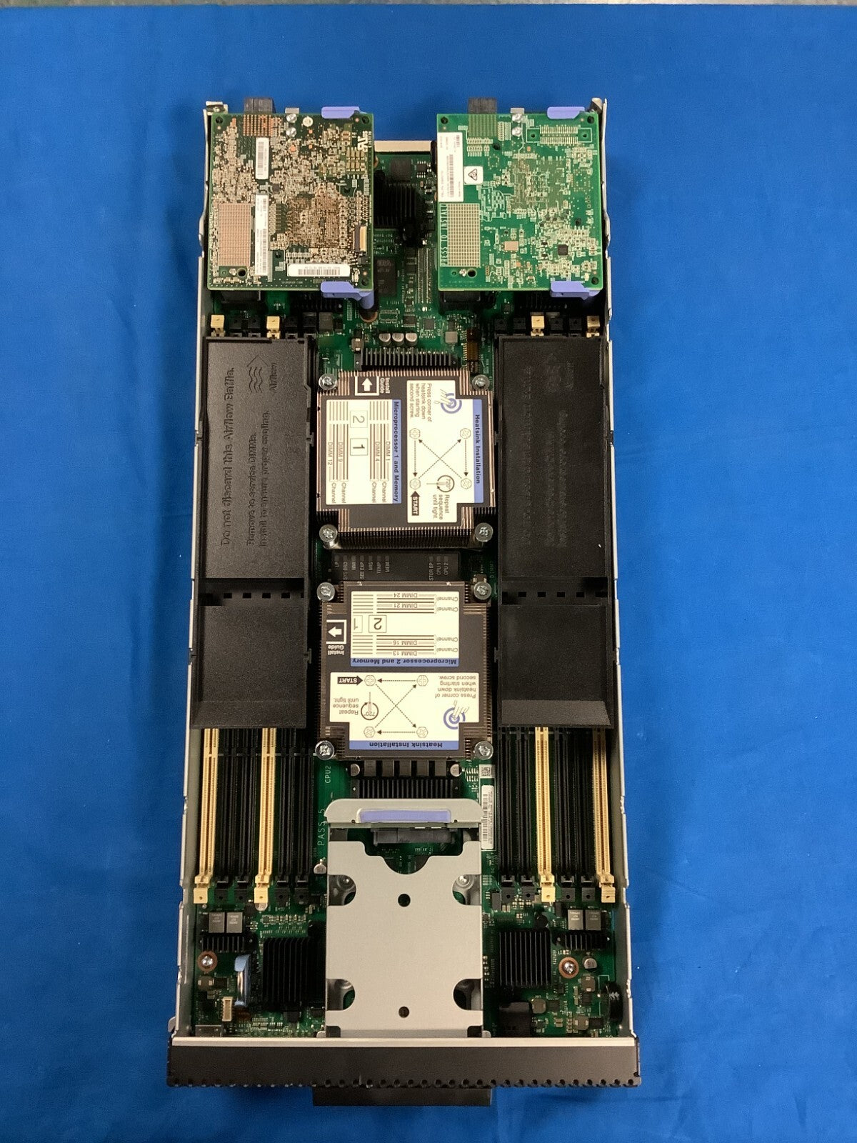 IBM LENOVO 9532 AC1 Flex System X240 M5, 00MW807 No RAM CPU Drives