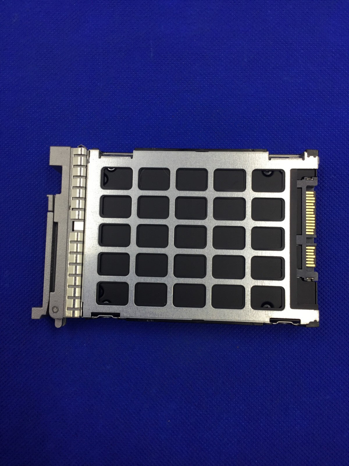 UCS-SD38TBKS4-EV CISCO 3.8TB SATA 6Gb/s Enterprise Value 2.5'' SSD MZ-7LM3T8N