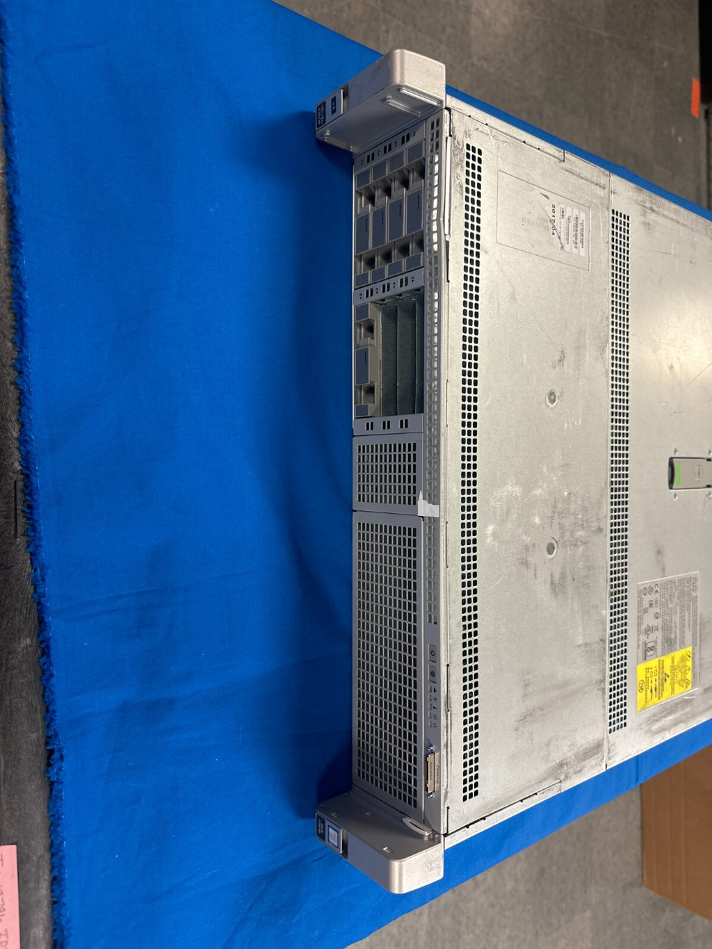 Cisco C240 M4S 8xSFF 2U server; 74-12420-02 -  2x 1400W PSU, 6 x FAN, 2 heatsink