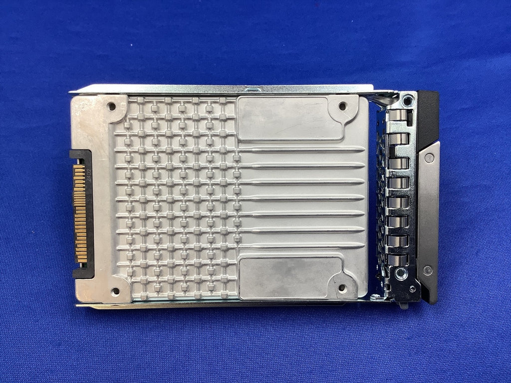 4KCVT DELL EMC  30.72TB QLC PCIe4.0 x4 NVMe 2.5IN U.2 SSD 04KCVT  SSDPF2NV307TZE