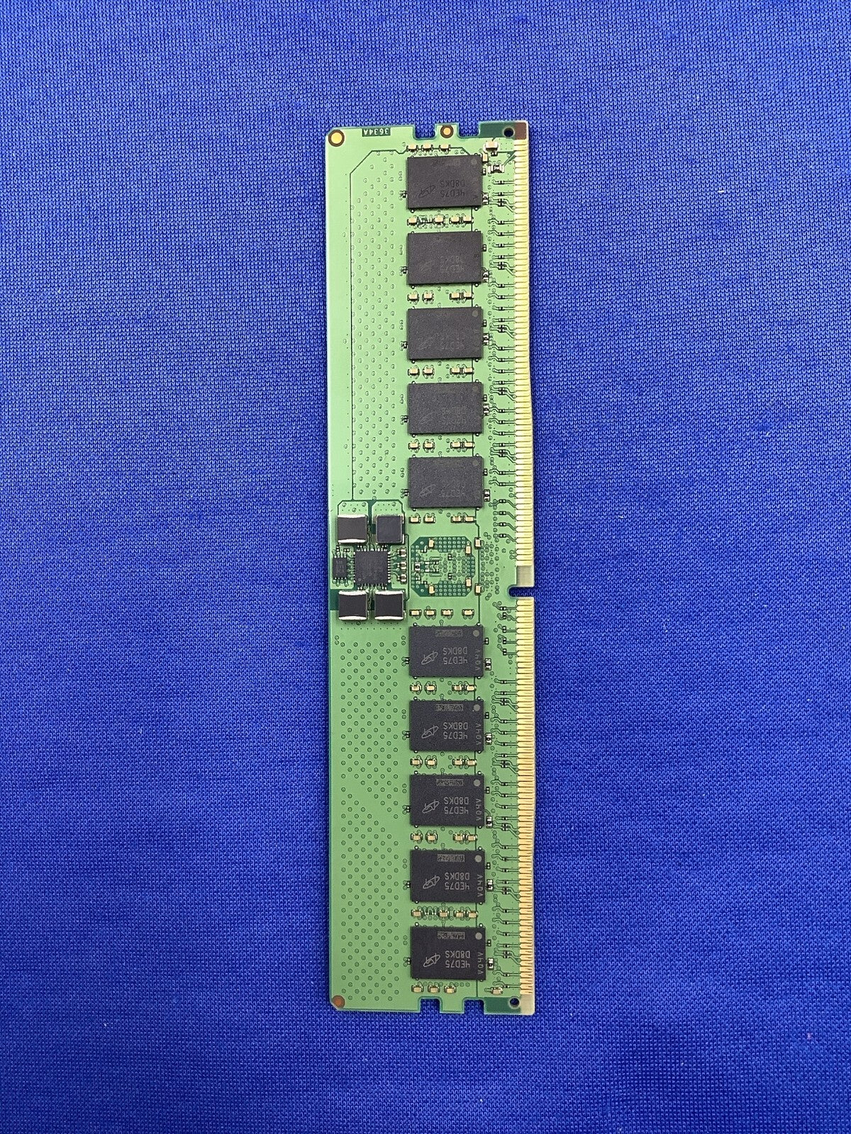 MTC20F2085S1RC56BD1 MICRON 32GB (1X32GB) 2RX8 PC5-5600B RDIMM MEMORY