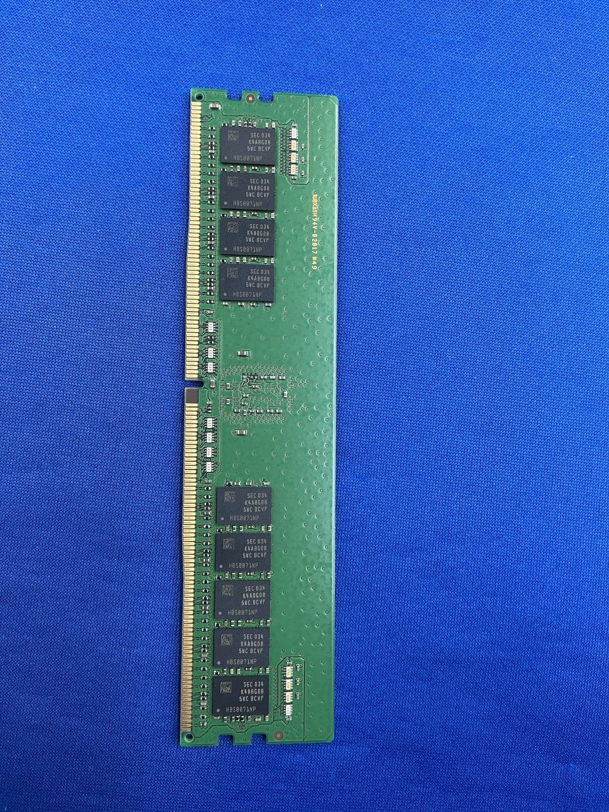 M393A2K43CB2-CVF SAMSUNG 16GB (1X16GB) 2RX8 PC4-2933Y MEMORY