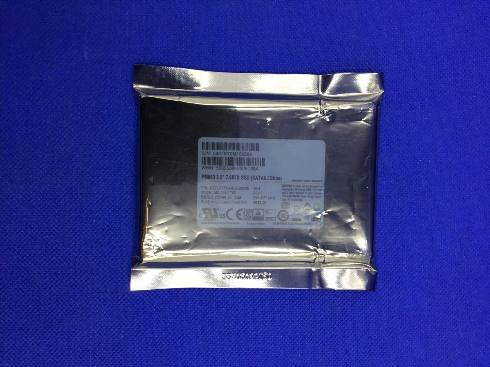 MZ-7LH7T60 Samsung PM883 7.68TB SATA 6Gbps 2.5" Internal SSD MZ7LH7T6HMLA