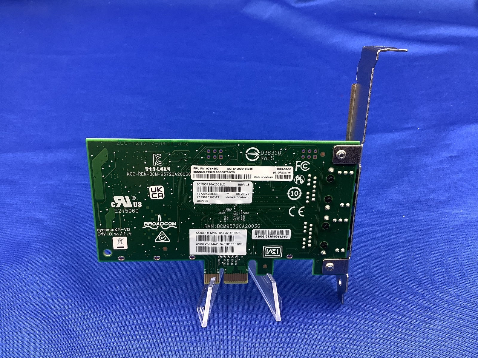 00YK550 ThinkSystem Broadcom 5720 1GbE RJ45 2-Port PCIe Ethernet Adapter