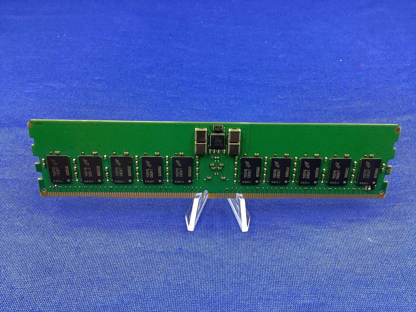 MTC20F2085S1RC64BD2  MICRON 32GB (1X32GB) 2Rx8 PC5-6400B RDIMM MEMORY