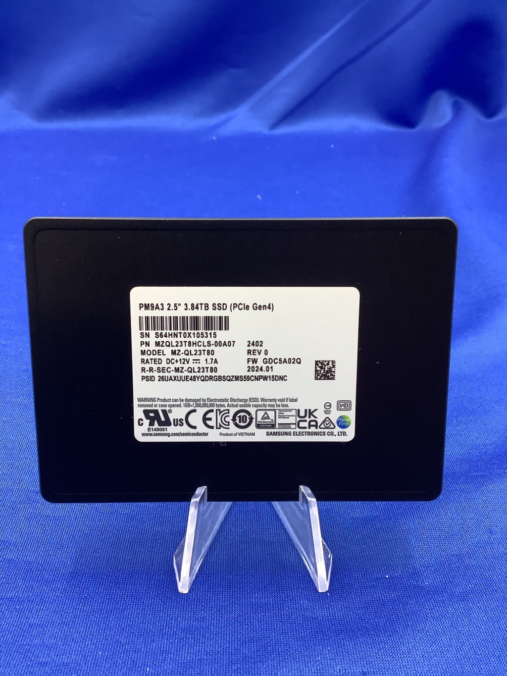 MZ-QL23T80 Samsung PM9A3 3.84TB PCIe Gen4x4 NVMe U.2 2.5 SSD MZQL23T8HCLS