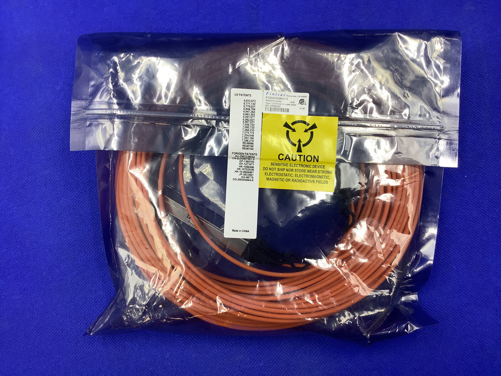 FCBG410QB1C15 Finisar Quadwire 40Gb/s QSFP Parallel Active Optical Cable 15M