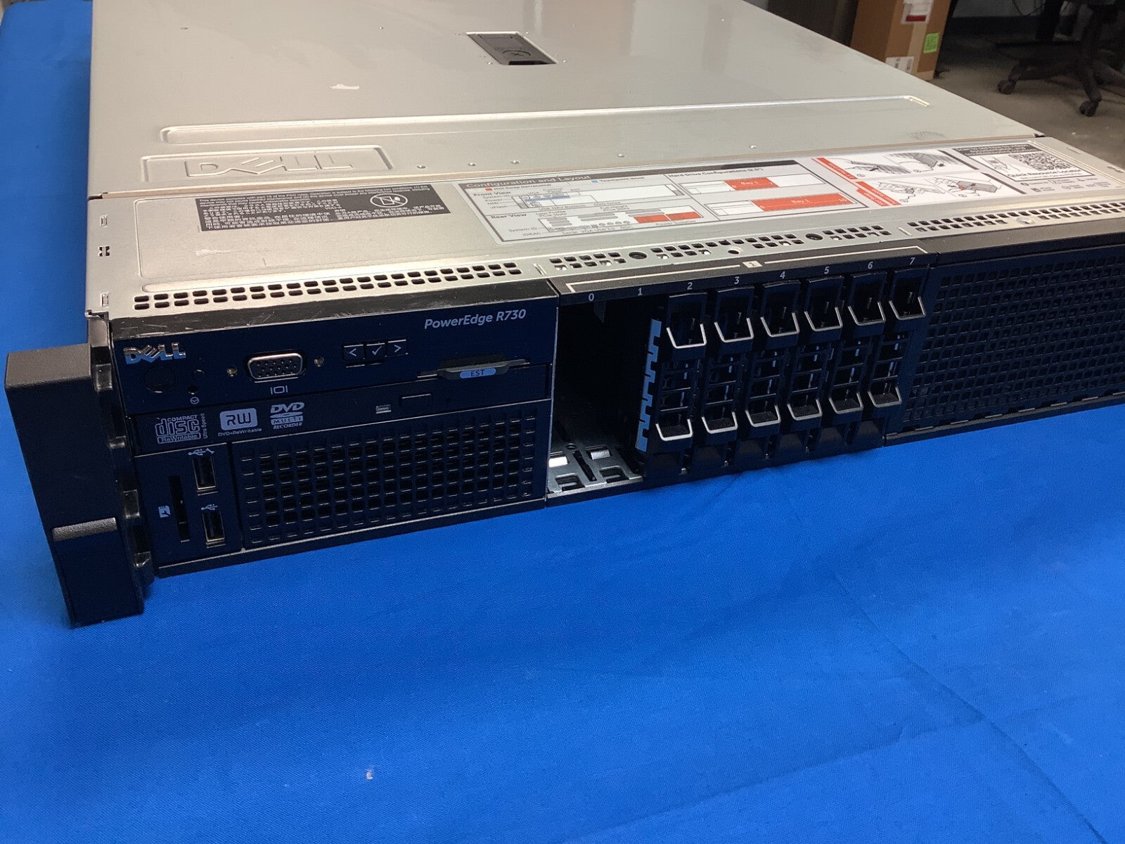 Dell PowerEdge R730 8 Bay 0599V5 SFF 2.5" 2U Server 1100W PSU heatsink