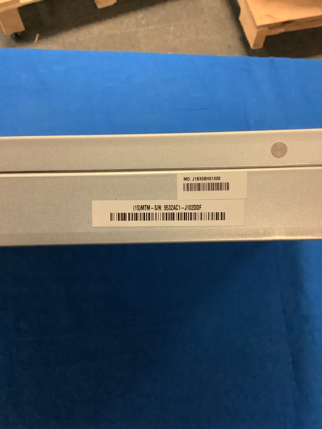 IBM LENOVO 9532 AC1 Flex System X240 M5, 00MV291 No RAM CPU Drives
