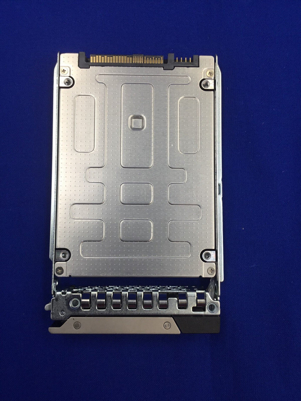 XCRDV Dell 3.84TB 12Gb/s Read Intensive 2.5" SAS SSD 0XCRDV PX05SRB384Y