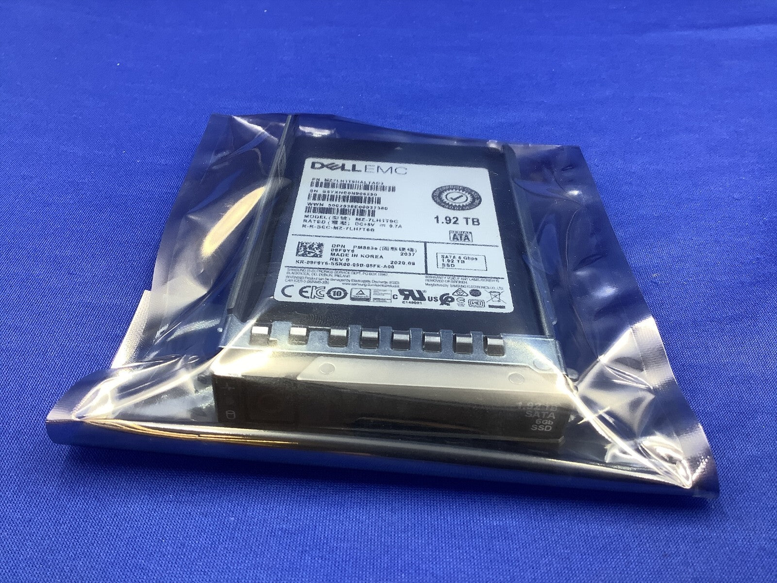 9F9Y6 Dell 1.92TB SATA 6Gbps Read Intensive 2.5'' SSD 09F9Y6 MZ-7LH1T9C