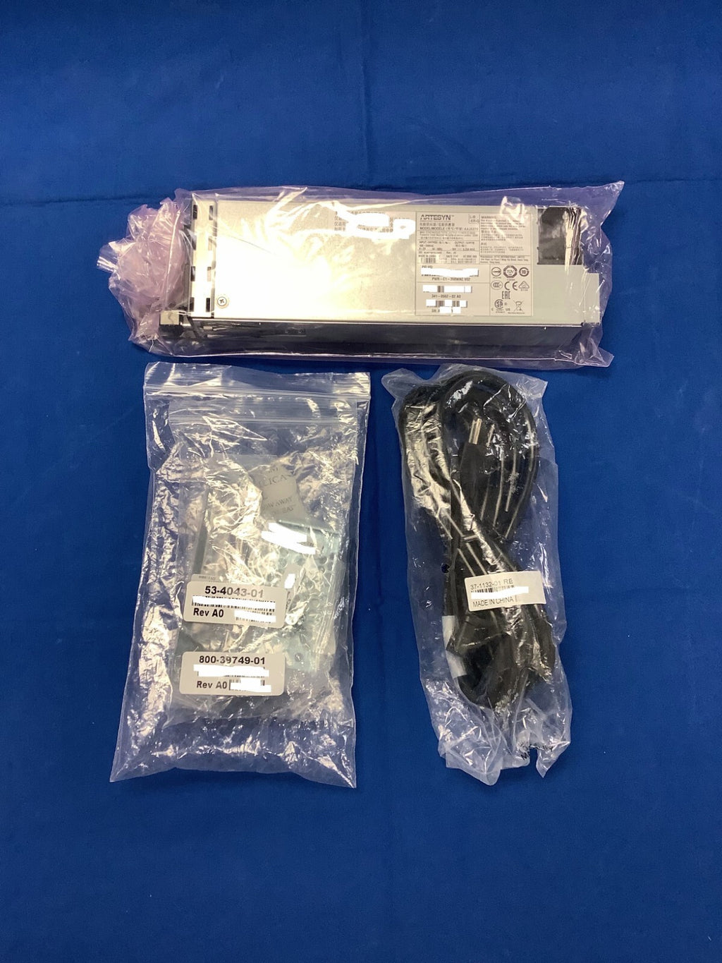 NOB C9300-48T-E Cisco Catalyst 9300 Series 48-port Network Switches