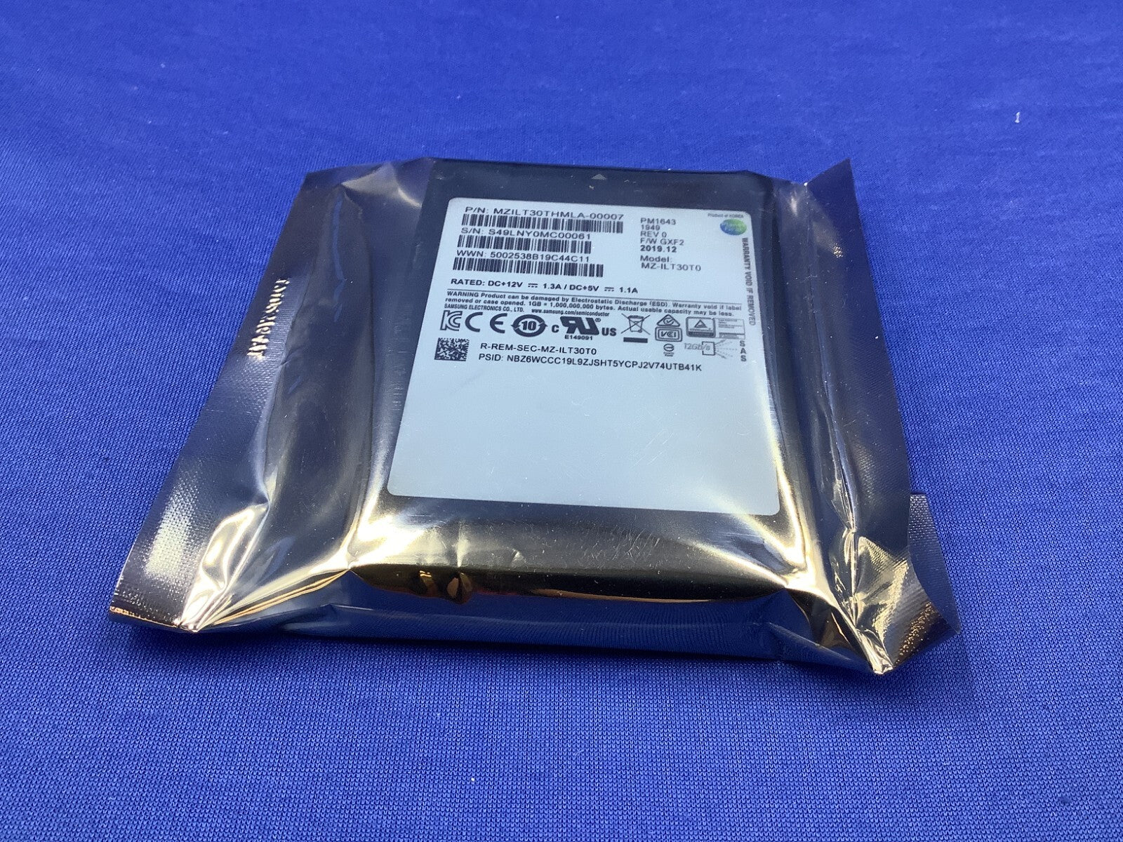 MZ-ILT30T0 Samsung PM1643 30.72TB TLC SAS 12Gb/s 2.5IN SSD MZILT30THMLA