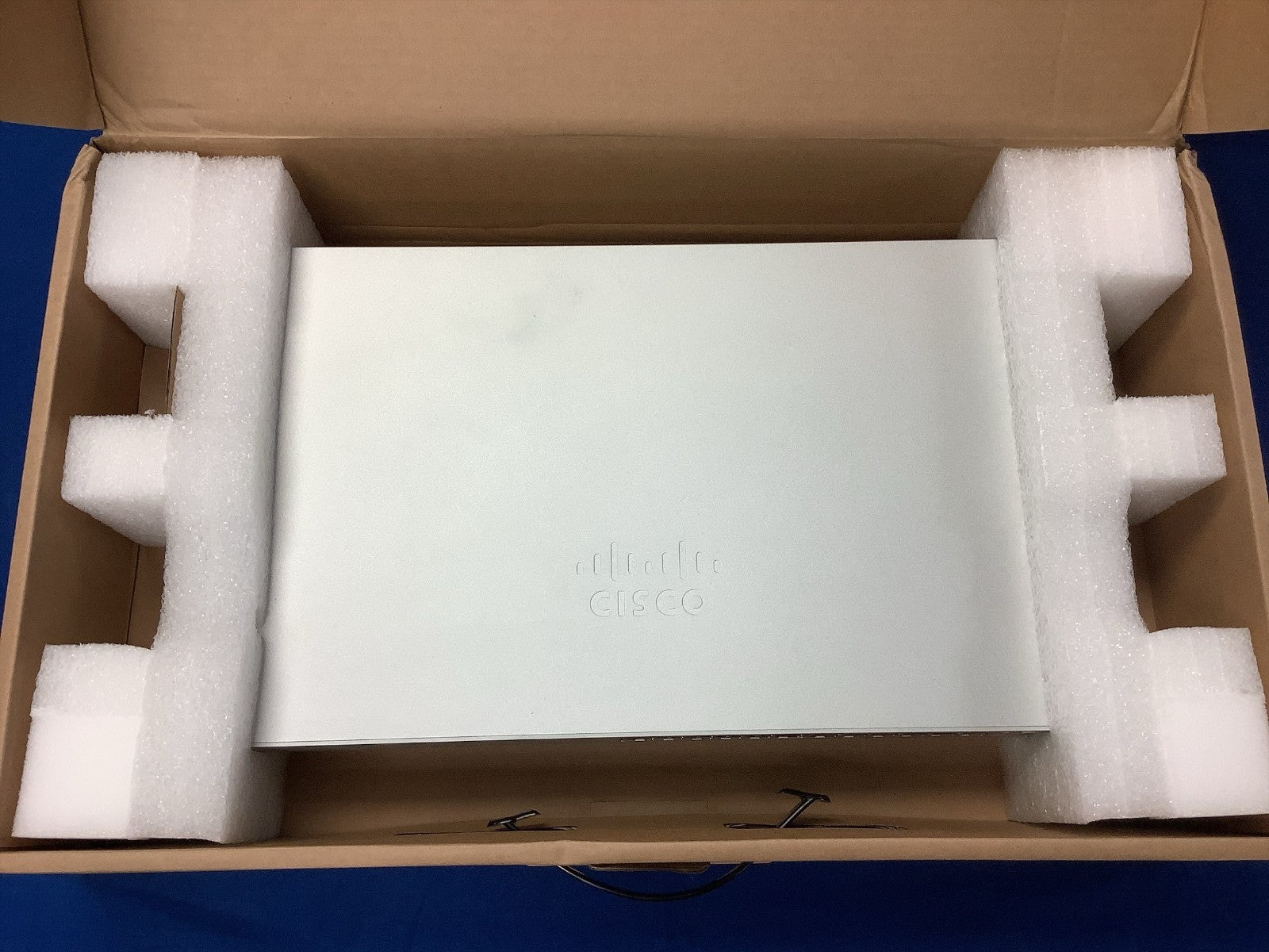 UNCLAIMED Cisco Meraki MS120-24P-HW 24-Ports PoE Ethernet Switch NOB