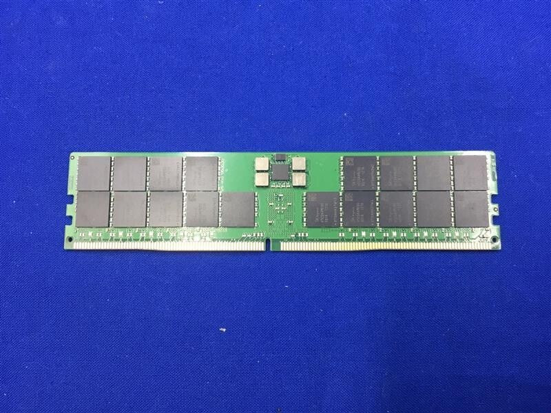 HMCG94MEBQA121N SK HYNIX 64GB 2RX4 PC5-4800B DDR5 RDIMM SERVER MEMORY